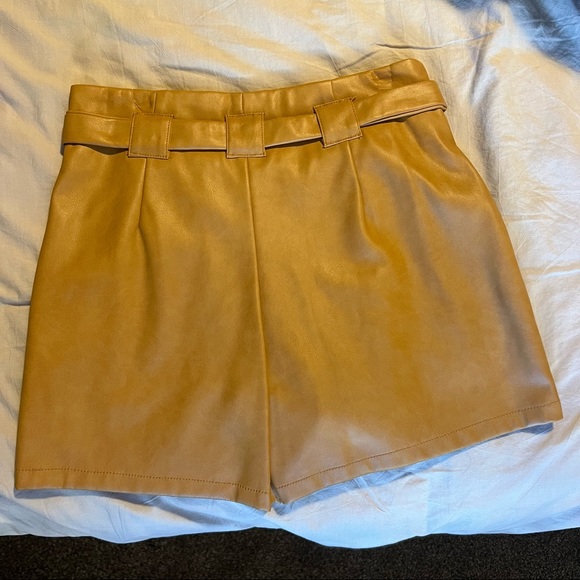 Avec Les Filles Faux Leather shorts - Picture 5 of 6